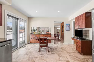 1134 S Lakeside Dr S, Battle Creek, MI 49015 - Photo 8