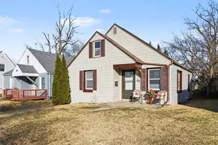 64 Pleasant Ave, Battle Creek, MI 49015 - Photo 2