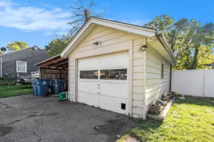 432 N Riverview Dr, Kalamazoo, MI 49004 - Photo 26