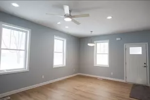 557 Ira Ave, Kalamazoo, MI 49048 - Photo 6