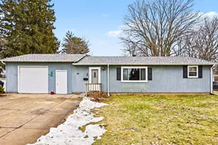 313 S East St, Cassopolis, MI 49031 - Photo 1