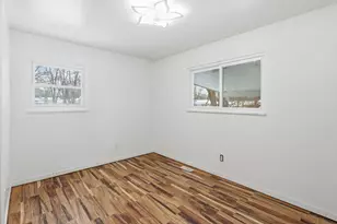 3924 Wedgewood Dr, Lansing, MI 48911 - Photo 12