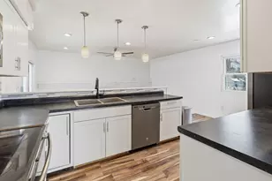 3924 Wedgewood Dr, Lansing, MI 48911 - Photo 8