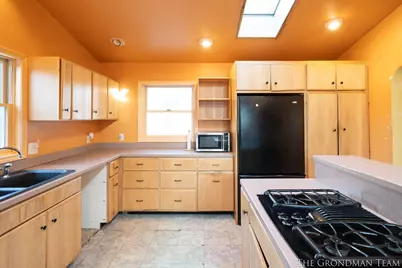 625 W Clinton Street, Hastings, MI 49058 - Photo 14