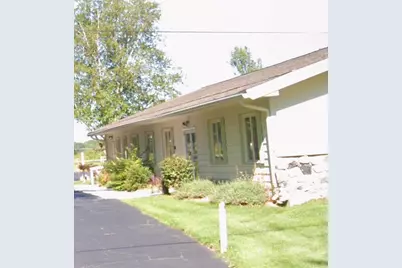 7033 Hammond Avenue SE, Caledonia, MI 49316 - Photo 2