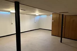 18547 Hillcrest St, Livonia, MI 48152 - Photo 14