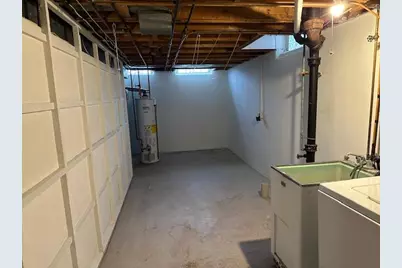 18547 Hillcrest Street, Livonia, MI 48152 - Photo 10