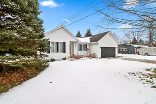 493 Salem Dr, Jonesville, MI 49250 - Photo 2