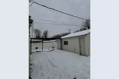 8405 Robindale Avenue, Dearborn Heights, MI 48127 - Photo 12