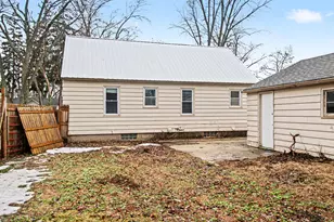 2892 Roosevelt Rd, Muskegon, MI 49441 - Photo 26