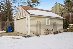 2309 Sheffield Dr, Kalamazoo, MI 49008 - Photo 28