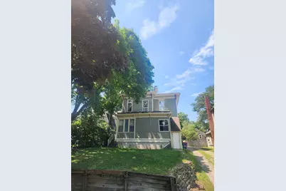 719 Fairview Avenue NE, Grand Rapids, MI 49503 - Photo 2