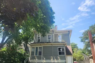 719 Fairview Ave NE, Grand Rapids, MI 49503 - Photo 2