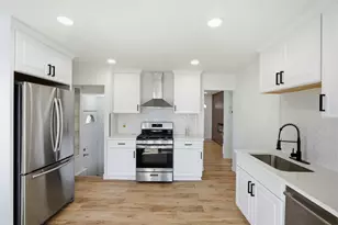 7077 Deering St, Garden City, MI 48135 - Photo 8