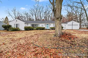 428 Oaknoll Dr, Muskegon, MI 49445 - Photo 2