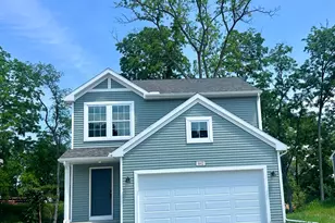 1002 Cedarwood Dr, Greenville, MI 48838 - Photo 2