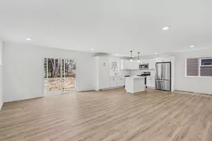 10077 Kearns Ct, Portage, MI 49024 - Photo 4