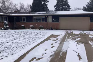 51 Lakeside Dr, Battle Creek, MI 49015 - Photo 2