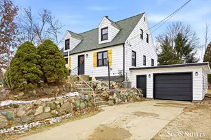 4595 Wakefield Ave NE, Comstock Park, MI 49321 - Photo 2