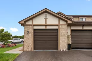 953 Country Club Dr, Saint Clair Shores, MI 48082 - Photo 20