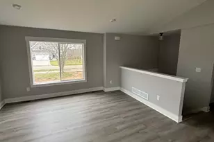 4011 Groveland Ave SW, Wyoming, MI 49519 - Photo 10