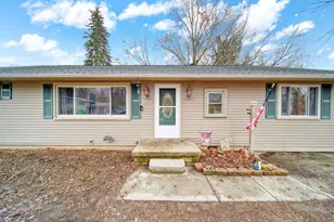 3657 Roosevelt Cir, Jackson, MI 49203 - Photo 2