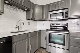 940 Monroe Ave NW, Grand Rapids, MI 49503 - Photo 12