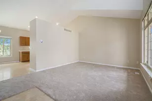 5913 Lafayette Ln, Ann Arbor, MI 48103 - Photo 6