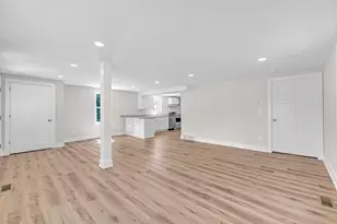 9045 Hillcrest Dr, Whitmore Lake, MI 48189 - Photo 10