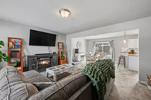 329 Lotz Ct, Wayland, MI 49348 - Photo 6