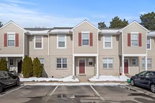 992 Ada Pl Dr SE, Grand Rapids, MI 49546 - Photo 2