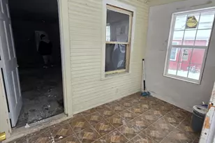 831 La Salle St, Benton Harbor, MI 49022 - Photo 8