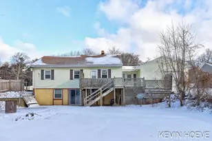 746 Riley St, Holland, MI 49424 - Photo 8