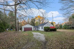 1103 W Mt Garfield Rd, Norton Shores, MI 49441 - Photo 8