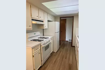 230 S State Street #15, Zeeland, MI 49464 - Photo 4