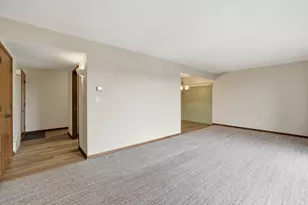 230 S State St, Zeeland, MI 49464 - Photo 10