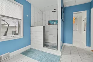 54 E Emmett Street E, Battle Creek, MI 49017 - Photo 14