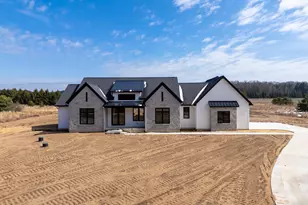 61121 Airpark Ln, Mattawan, MI 49071 - Photo 1