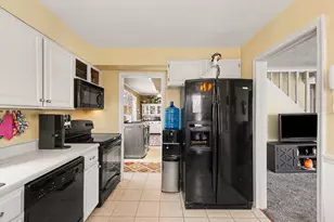 10040 Endicott St, Belleville, MI 48111 - Photo 12