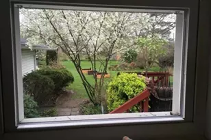 10040 Endicott St, Belleville, MI 48111 - Photo 2