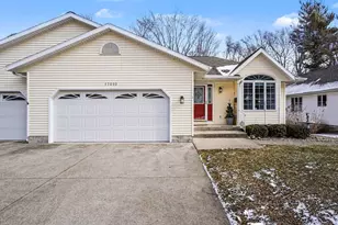 17010 Grandview Dr, Spring Lake, MI 49456 - Photo 2