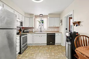 311 Lewis St, Watervliet, MI 49098 - Photo 10