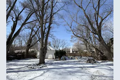 2420 Emmons Avenue, Rochester Hills, MI 48307 - Photo 2