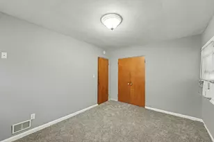 6822 N Lafayette St, Dearborn Heights, MI 48127 - Photo 14