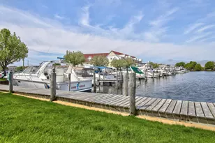 917 W Savidge St, Spring Lake, MI 49456 - Photo 4