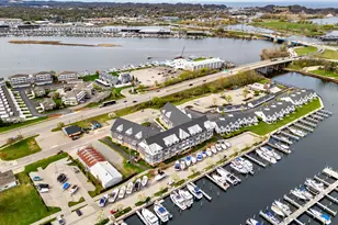 917 W Savidge St, Spring Lake, MI 49456 - Photo 4