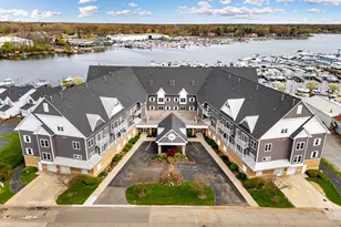 917 W Savidge St, Spring Lake, MI 49456 - Photo 1