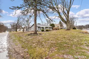 1330 Woodland Ave NW, Grand Rapids, MI 49504 - Photo 4