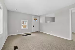 911 Porter St, Kalamazoo, MI 49007 - Photo 10