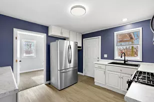 911 Porter St, Kalamazoo, MI 49007 - Photo 2